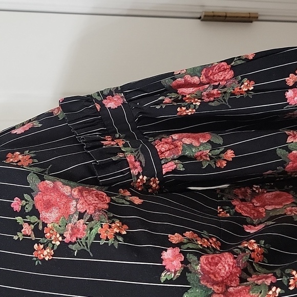 H&M Size 6 Black and Pink Floral with White Stripe Cotton Balloon-sleeved Blouse - Picture 3 of 13